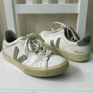 Veja Women’s Size 9 Campo Leather Sneakers